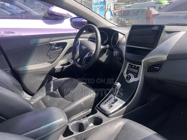 Hyundai Avante 2013 Red - 1