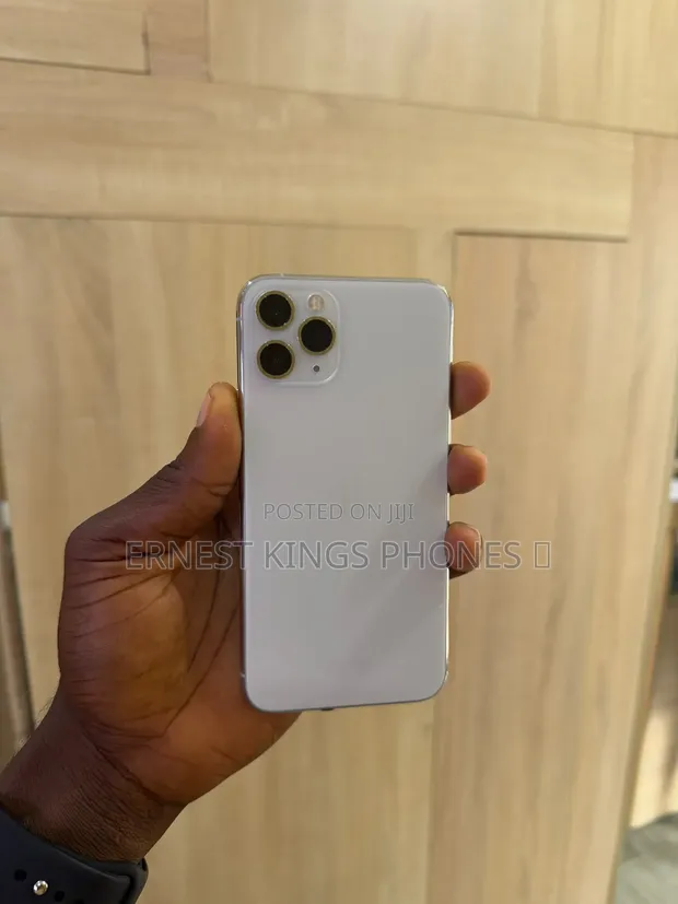 Apple iPhone 11 Pro 64GB White - 1