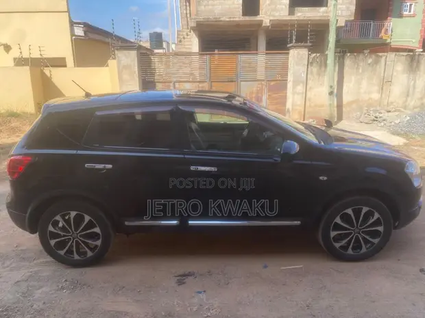 Nissan Dualis 2015 - Matt Black - 1