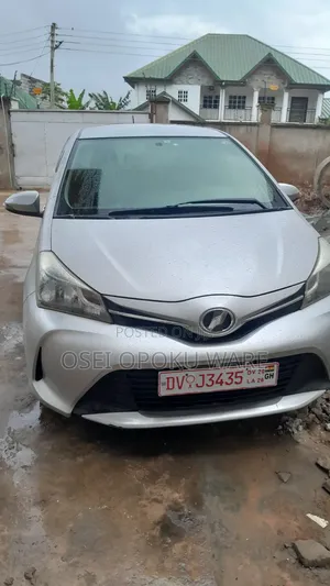 2014 Toyota Vitz 1.3 FWD 5dr Hatchback