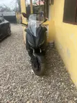 Yamaha XMAX 300 Scooter (2024) - 2