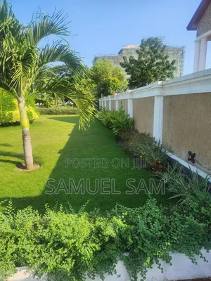 8-Bedroom House for Rent in Tema, Community 25