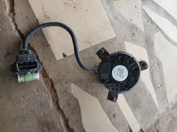 Hyundai Tucson 2017 Fan Motor - 1