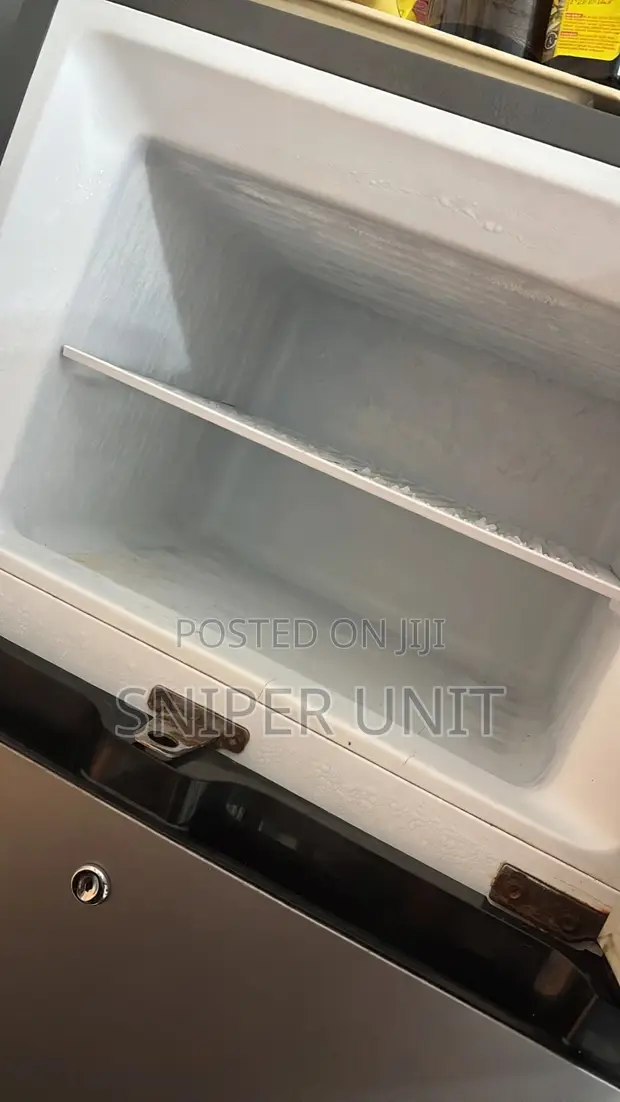 Hisense 205L Double Door Fridge - Top Freezer - 1
