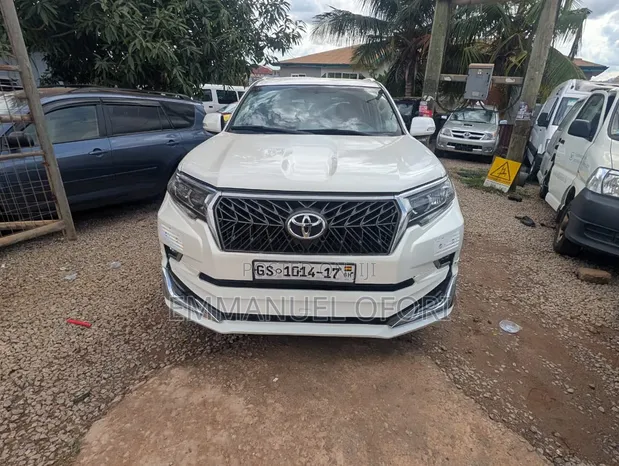 Toyota Land Cruiser Prado 2012 White - 1