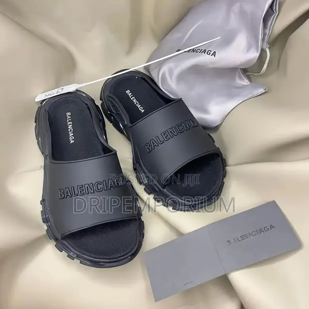 Balenciaga Chunky Slides - Black - 1