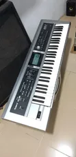 Roland GW7 Electronic Keyboard - 1