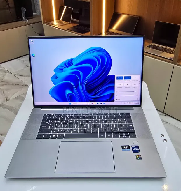 HP ZBook Firefly 16 G10 Laptop - Intel Core i7, 16GB RAM, 512GB SSD - 1