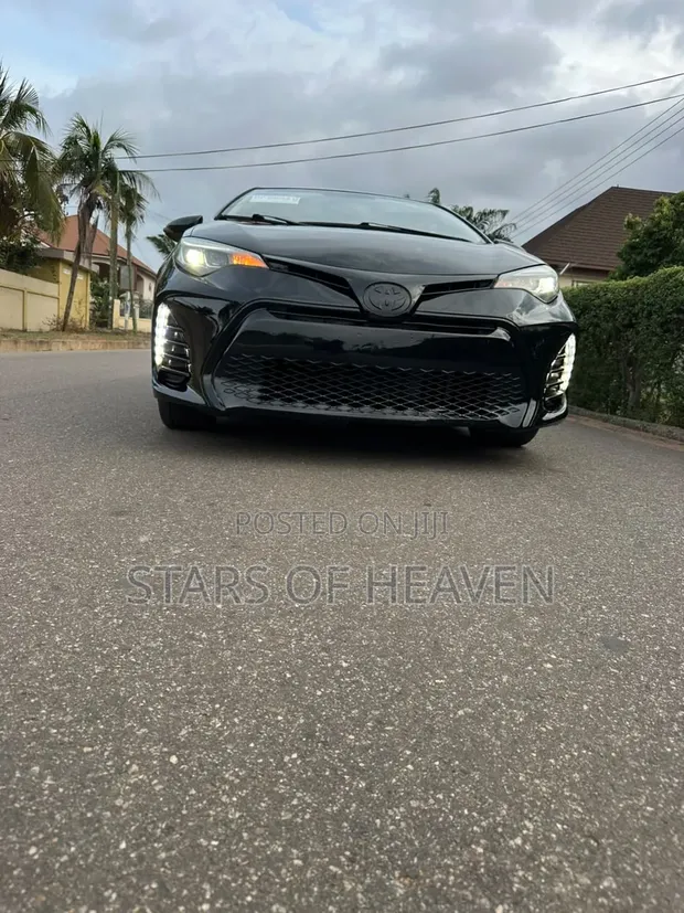 Toyota Corolla 2016 Black - 1