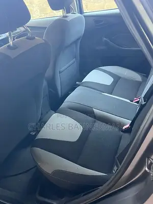2012 Ford Focus SE Hatchback