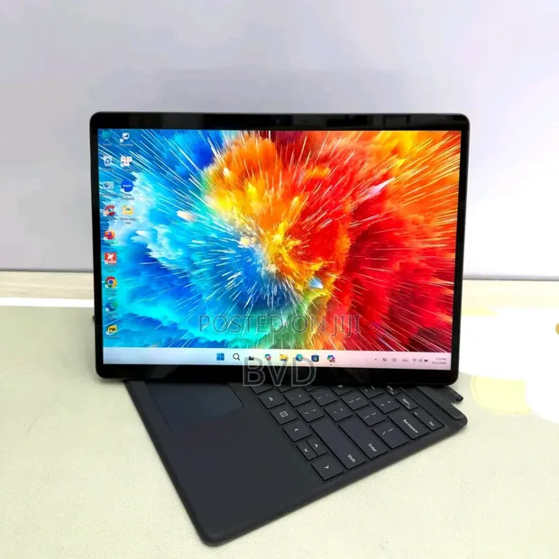 Microsoft Surface Pro 9 (16GB RAM, 512GB SSD, Intel Core i7) - 1