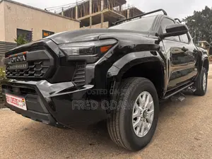 Toyota Tacoma SR-5 2024 Black