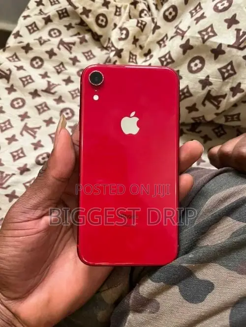 Apple iPhone XR 128GB Red - 1