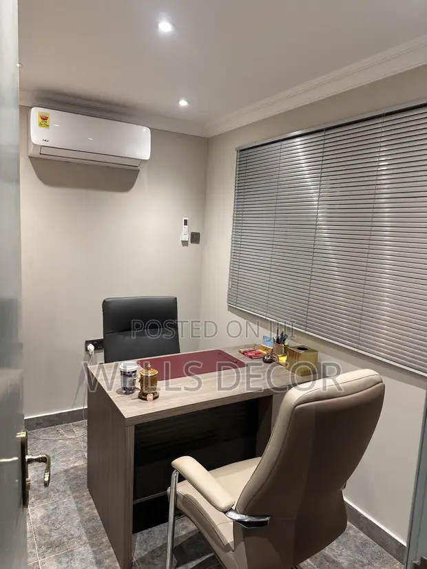 Stylish Venetian Blinds - 1