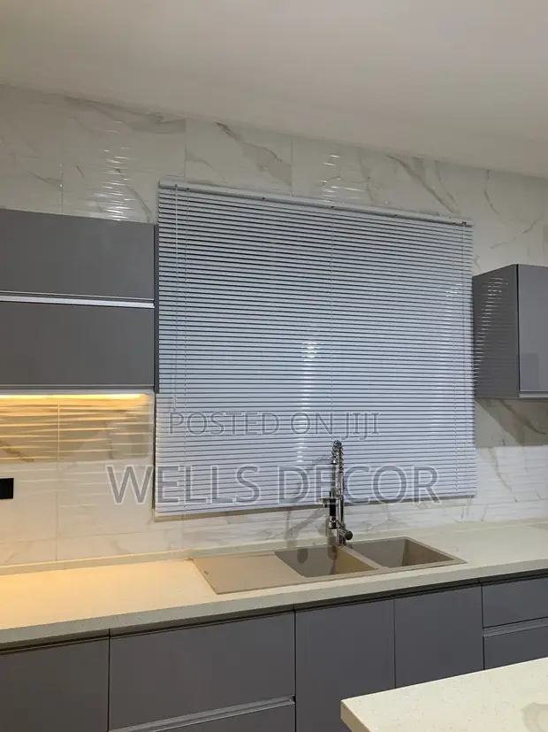 Elegant Venetian Window Blinds - 1