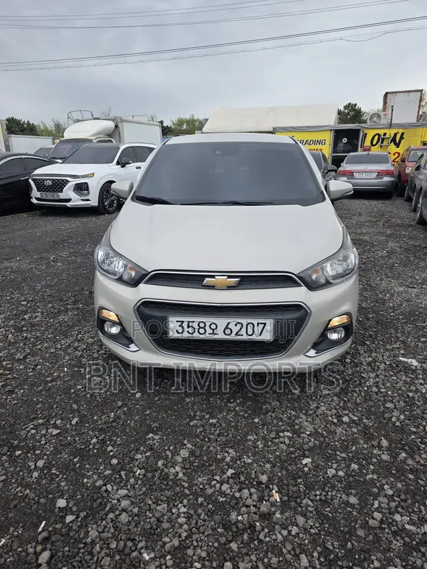 Chevrolet Spark 2016 Ivory - 1