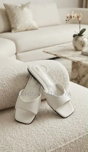 Ladies Slippers - La Brand