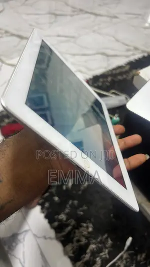 Apple iPad 2 Wi-Fi 16GB Silver
