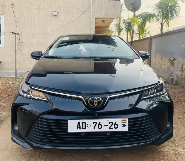 Toyota Corolla LE 2020 Black - 1