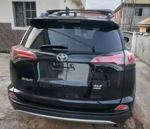 2017 Toyota RAV4 XLE AWD (2.5L) Black - 1