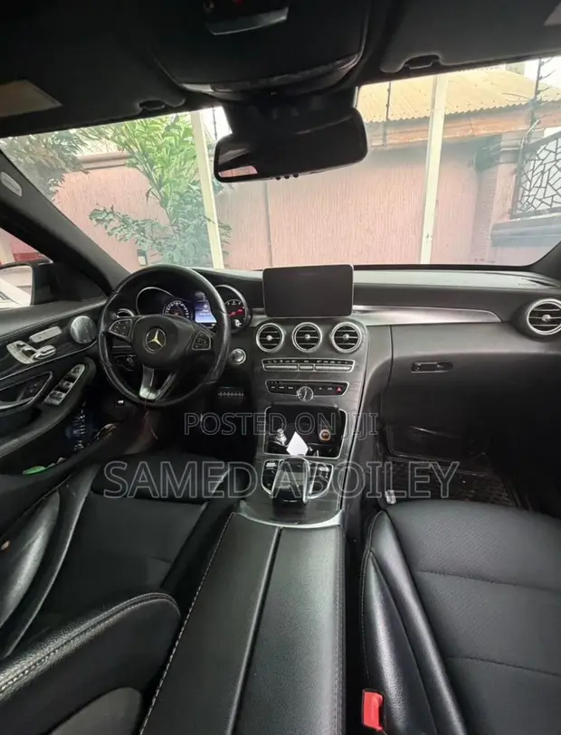 Mercedes-Benz C300 2016 Red - 1