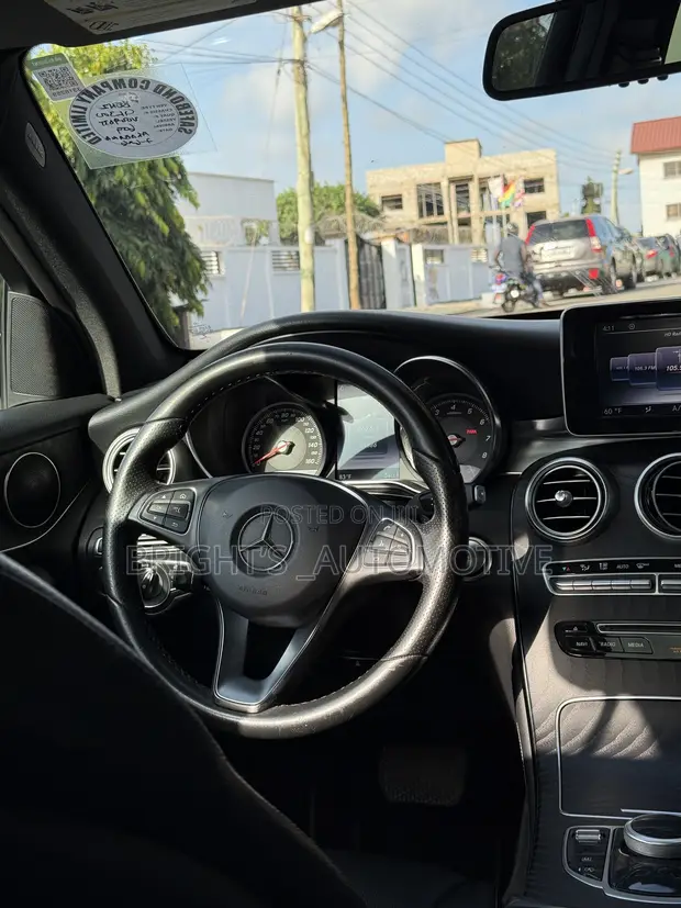Mercedes-Benz GLC-Class 2018 Black - 1
