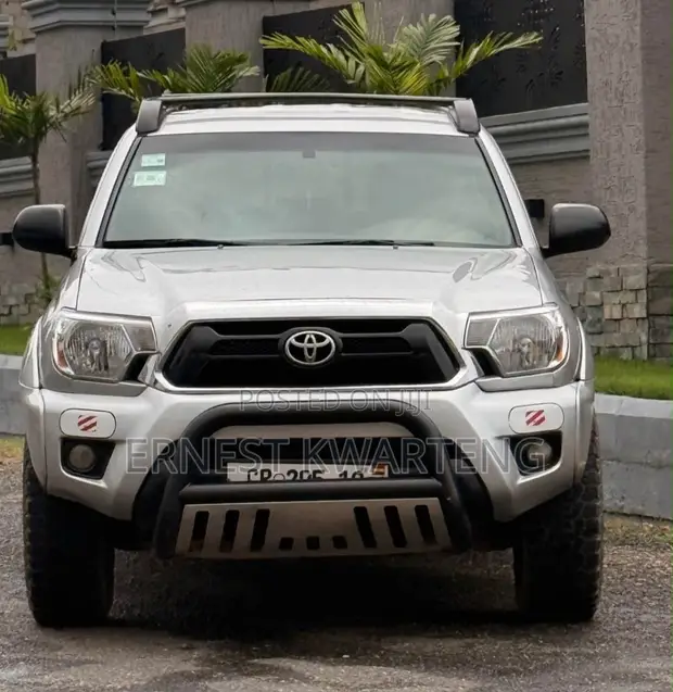 Toyota Tacoma 2014 Gray - 1