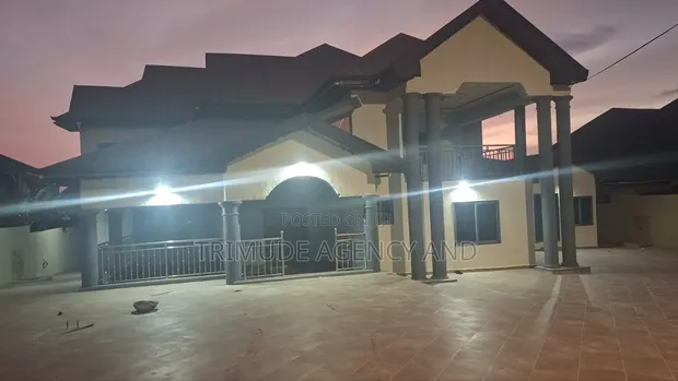 4 Bedroom Apartment for Rent in Trimude Agency, Kumasi - 1
