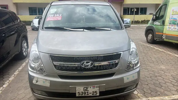 Hyundai H200 2016 Silver - 1