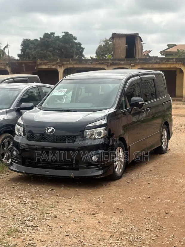 Toyota Voxy ZS G's 2WD 8-Seater 2013 Black - 1
