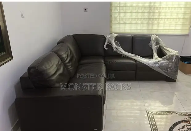 Leather L-Shaped Sectional Sofa - Modern & Spacious - 1