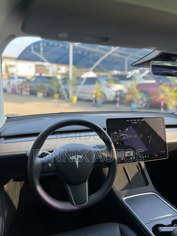 Tesla Model 3 Standard Range RWD 2023 Black - 1