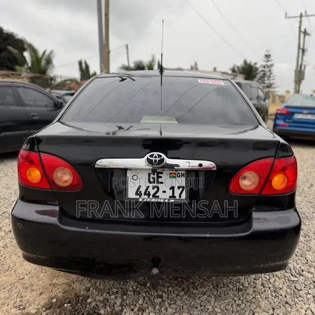 Toyota Corolla 2005 Black - 1