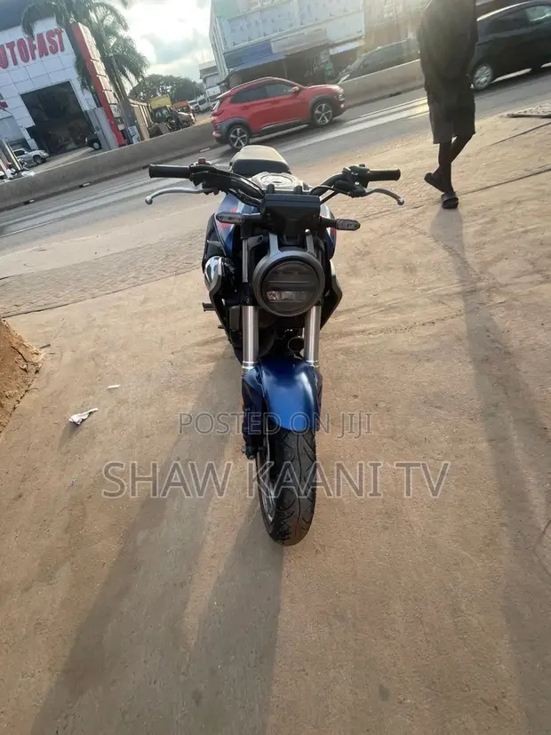 Honda CB300R 2024 Blue - 1
