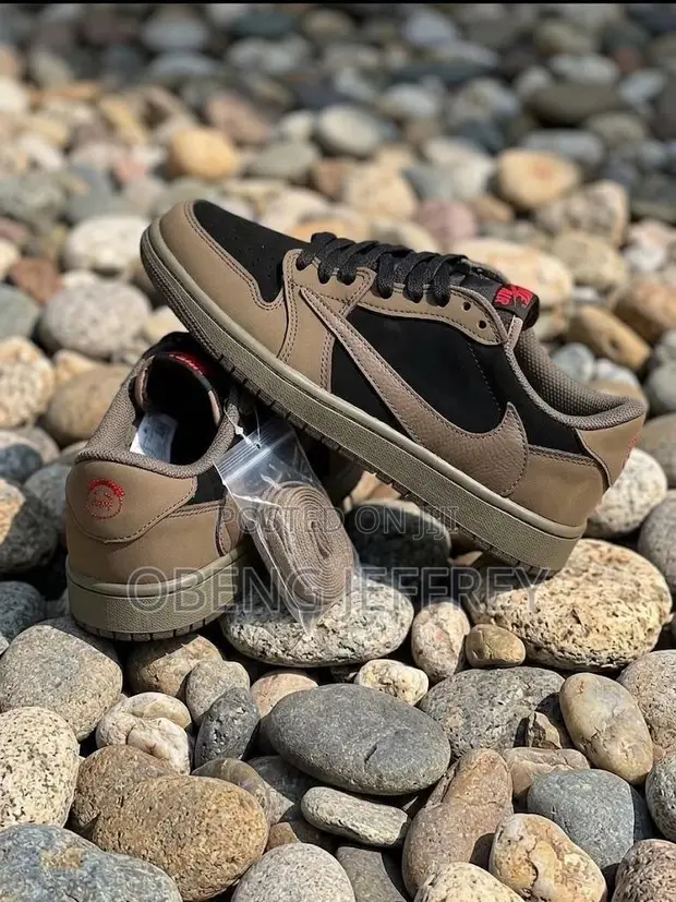 Original Travis Scott Jordan 1 Low Black/Brown Leather - 1