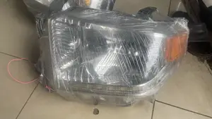 Toyota Tundra 2016-2020 Headlight