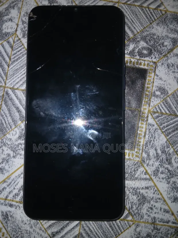 Tecno Spark 8C 64GB Blue - 1