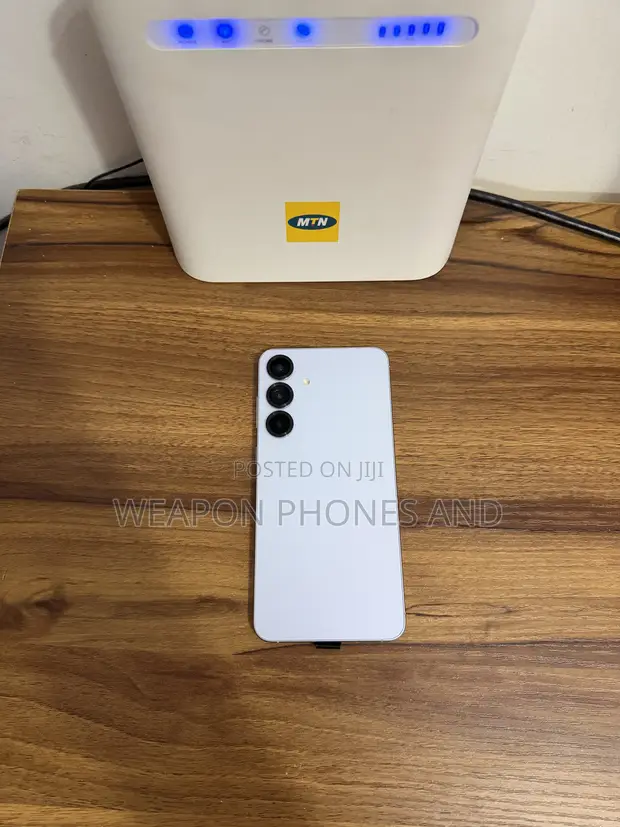 New Samsung Galaxy S25+ 256GB Silver - 1