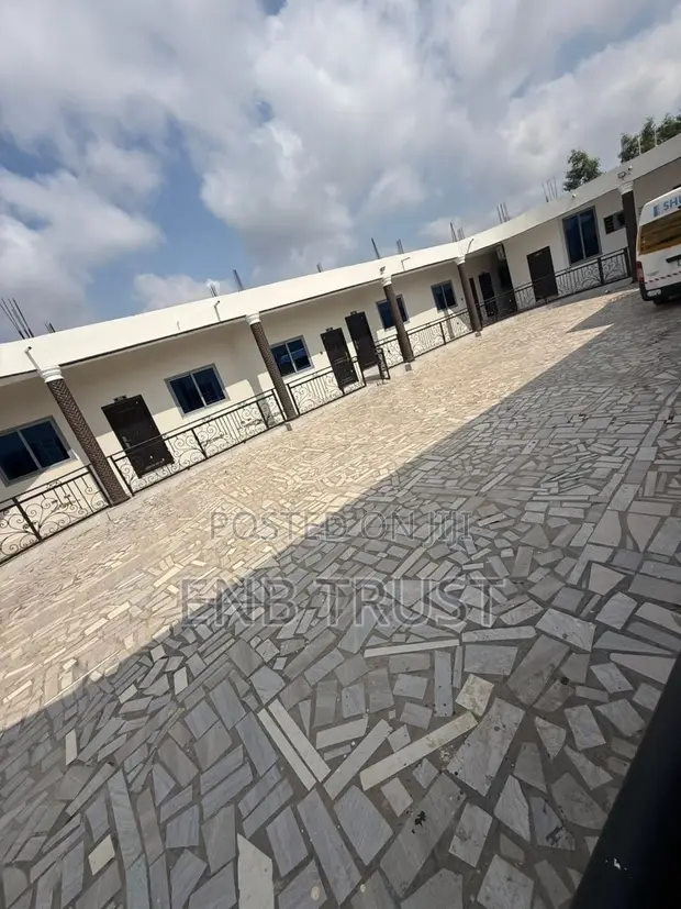21-Bedroom Hostel for Sale, Boadi Kumasi - 1