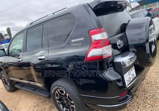 Toyota Land Cruiser Prado 2013 Silver - 1
