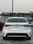 Toyota Corolla LE 2020 White - 4