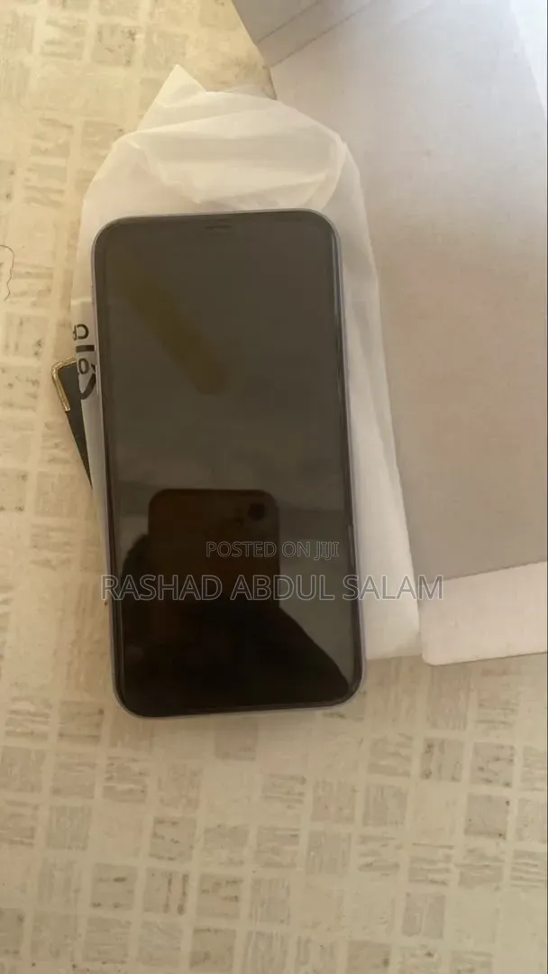 iPhone 11 128GB - 1