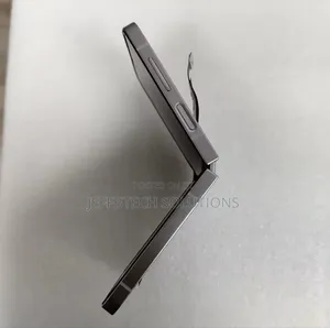 Samsung Galaxy Flip 6 Screen