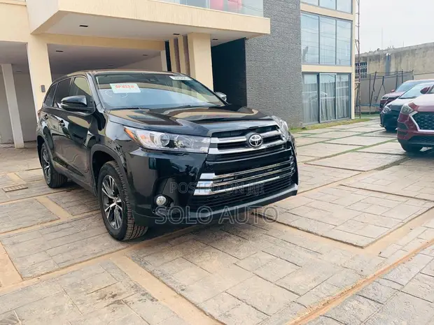 Toyota Highlander LE 2019 Black - 1