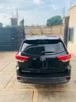 Toyota Highlander LE 2019 Black - 5