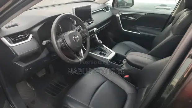 Toyota RAV4 XLE AWD 2024 Gray - 1