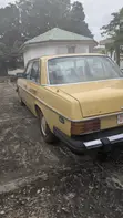 Mercedes-Benz 300D 1976 Yellow - 4