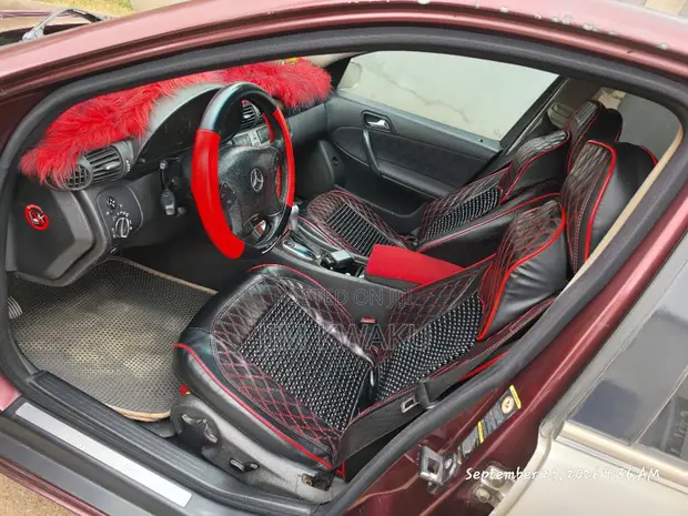 Mercedes-Benz C200 2006 Burgundy - 1