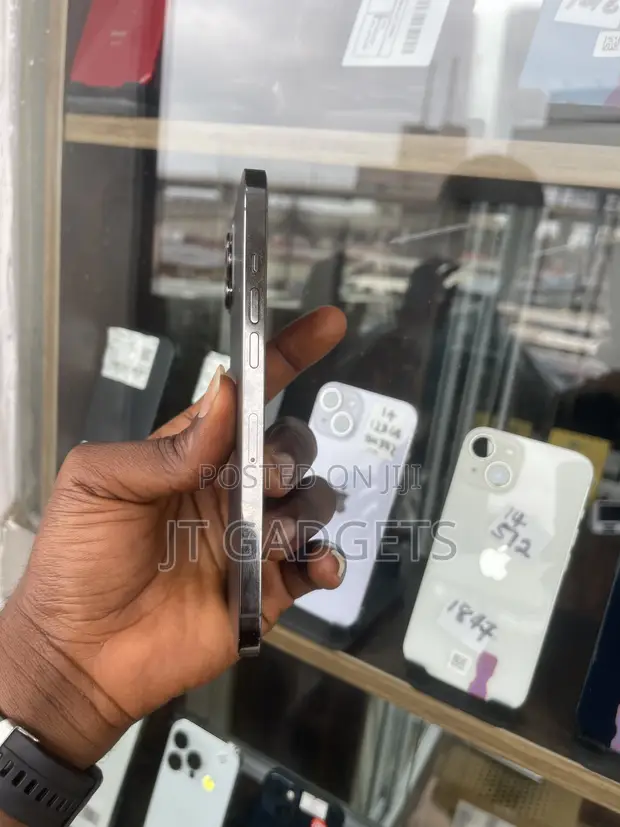 Apple iPhone 12 Pro Max 256GB Graphite - 1