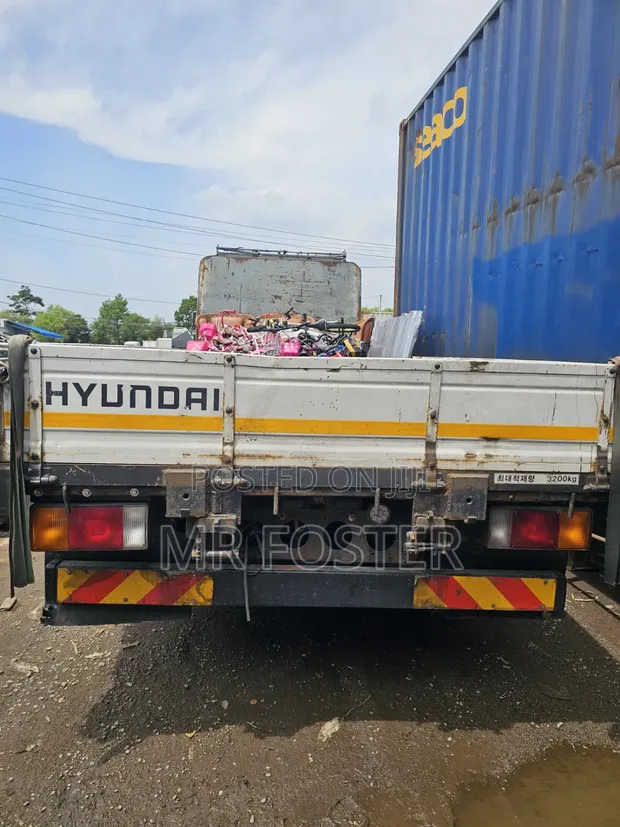 Hyundai 4.5 Ton Truck - 1